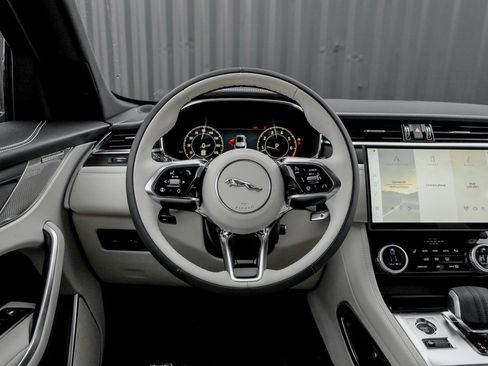 New 2026 Jaguar F-PACE R-Dynamic S image 17