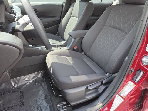 Used 2025 Toyota Corolla LE FWD image 6