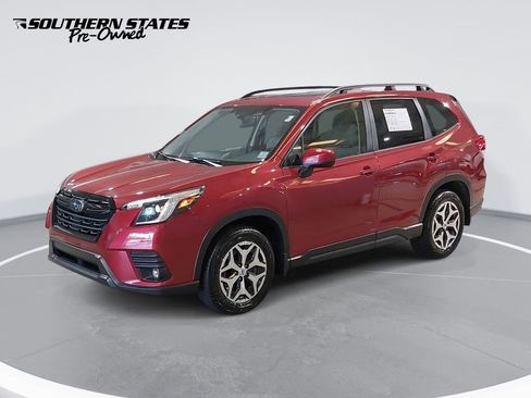 Used 2024 Subaru Forester Premium AWD/4WD image 1