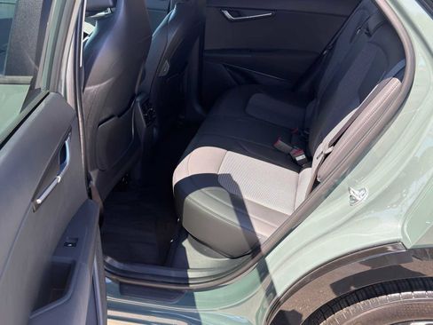 Used 2025 Kia Niro Wind FWD image 25