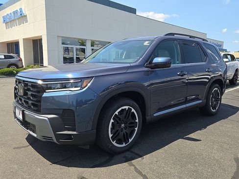 New 2026 Honda Pilot Touring image 3