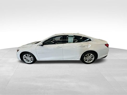 Used 2017 Chevrolet Malibu LT FWD image 3