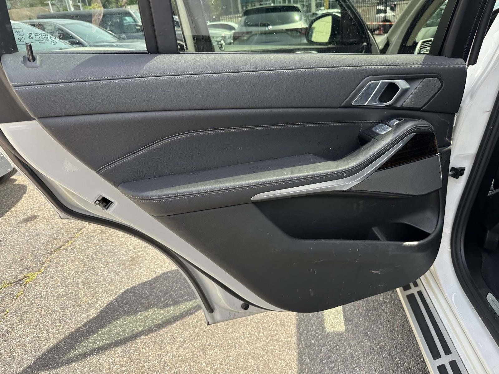 Used 2019 BMW X7 xDrive40i w/ Premium Package AWD/4WD image 18