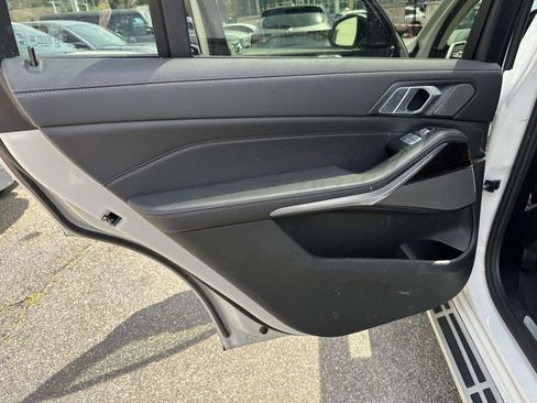 Used 2019 BMW X7 xDrive40i w/ Premium Package AWD/4WD image 18