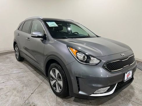 Used 2018 Kia Niro EX image 2