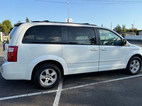Used 2010 Dodge Grand Caravan Hero FWD image 8