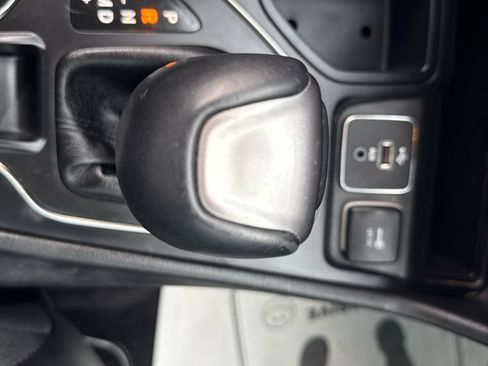 Used 2019 Jeep Cherokee Latitude Plus image 24