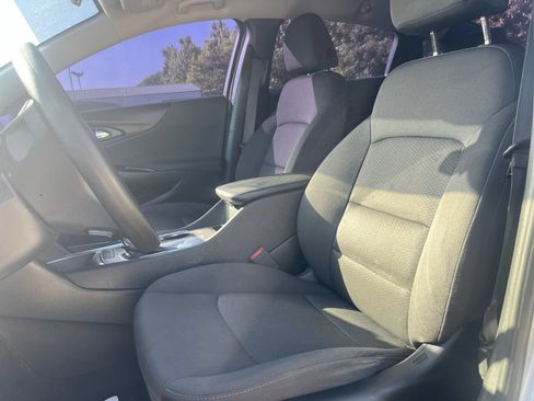 Used 2020 Chevrolet Malibu LT FWD image 14