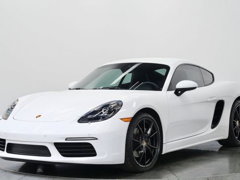 Used 2021 Porsche 718 Cayman RWD image 5