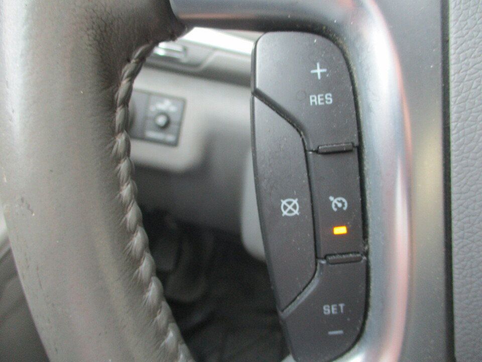 Used 2015 Chevrolet Traverse LT w/ Style and Technology Package FWD image 37