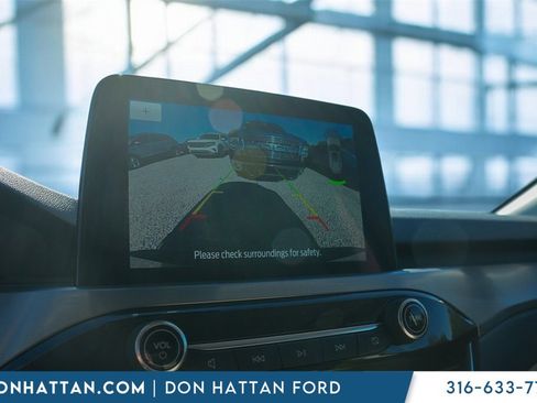 Used 2022 Ford Escape Titanium image 8