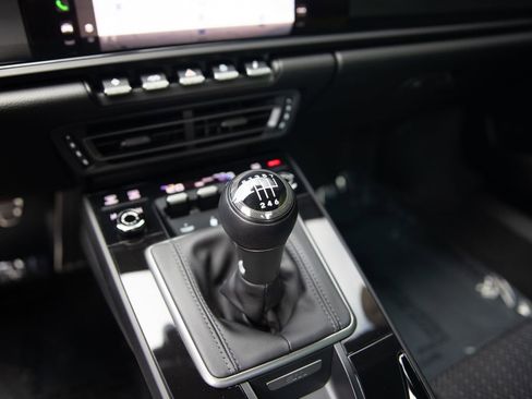 Certified 2024 Porsche 911 Carrera T RWD image 21