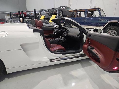 Used 2015 Audi R8 V8 image 42