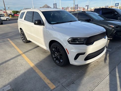 Used 2021 Dodge Durango SXT image 1