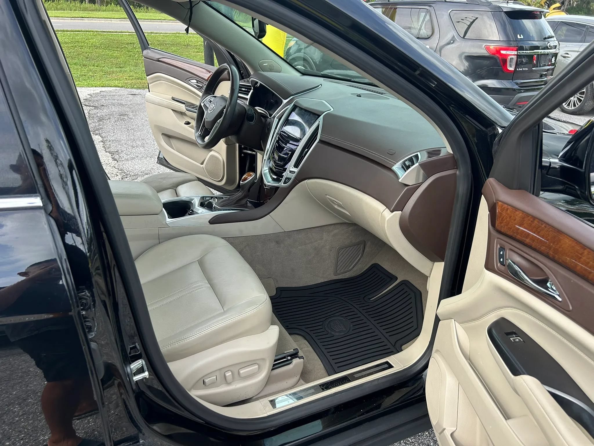 Used 2014 Cadillac SRX Premium FWD image 7