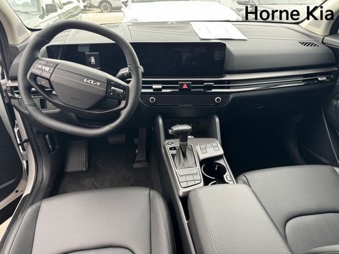 New 2026 Kia Sportage EX FWD image 11