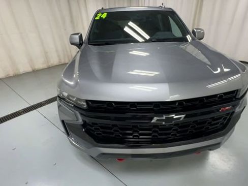 Used 2024 Chevrolet Suburban Z71 w/ Luxury Package image 3