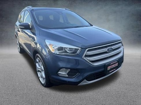 Used 2018 Ford Escape Titanium w/ Ford Safe & Smart Package FWD image 5
