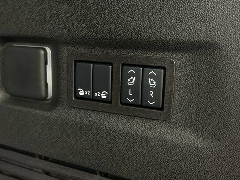 Used 2026 GMC Yukon XL Denali w/ Sun & Power Step Package AWD/4WD image 15