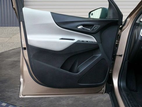 Used 2019 Chevrolet Equinox LS FWD image 14