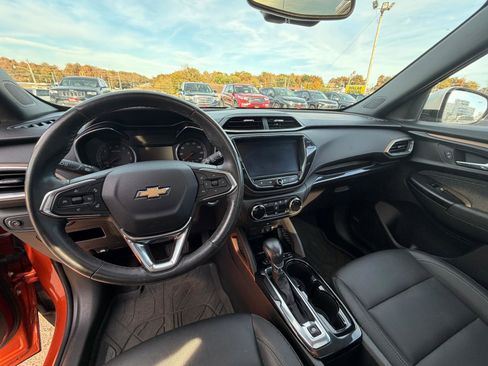Used 2023 Chevrolet TrailBlazer ACTIV w/ Sun and Liftgate Package image 9