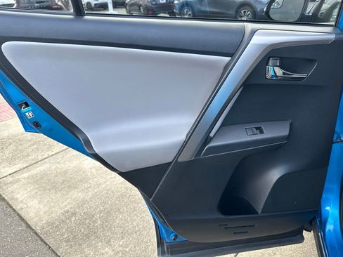 Certified 2018 Toyota RAV4 XLE image 13