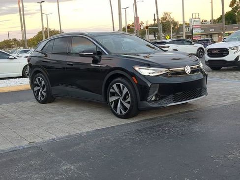 Certified 2021 Volkswagen ID.4 Pro S w/ Gradient Package image 2