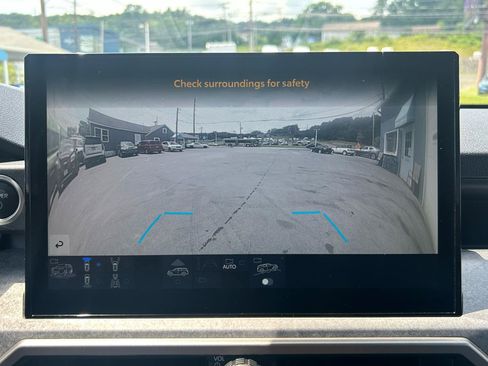 Used 2025 Toyota 4Runner Trailhunter AWD/4WD image 31
