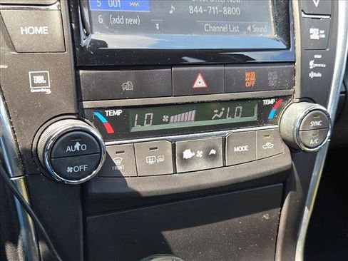 Used 2015 Toyota Camry XLE image 10