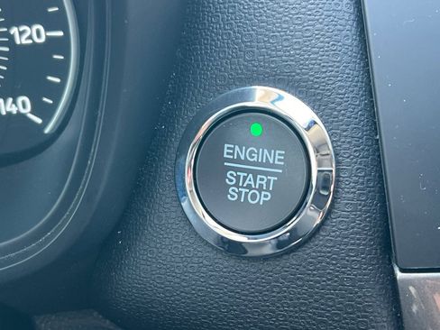 Used 2020 Ford EcoSport SE w/ SE Convenience Package image 24