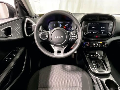 Used 2024 Kia Soul LX w/ Option Group 015 image 17