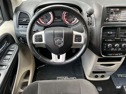 Used 2017 Dodge Grand Caravan SE w/ Power Window Group image 14