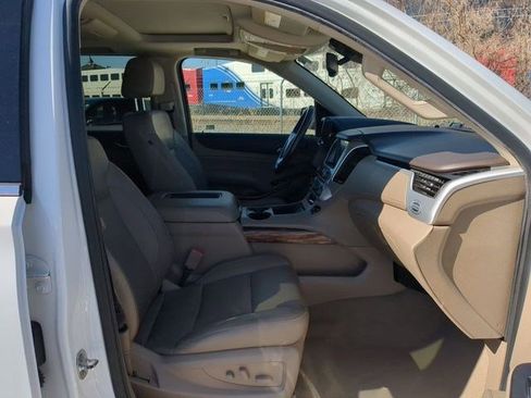 Used 2019 GMC Yukon XL SLT w/ Open Road Package AWD/4WD image 29
