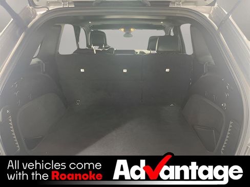 Used 2020 Jeep Grand Cherokee Limited image 14