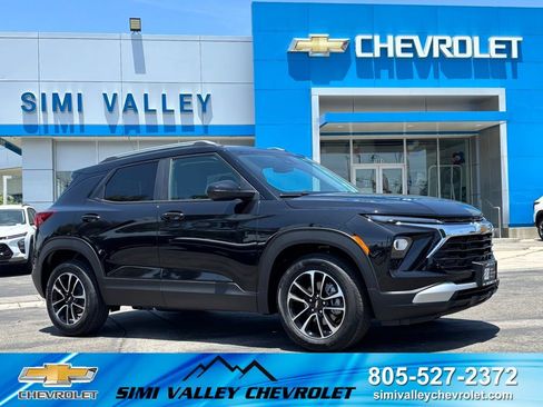 Certified 2026 Chevrolet TrailBlazer LT w/ Convenience Package FWD image 1