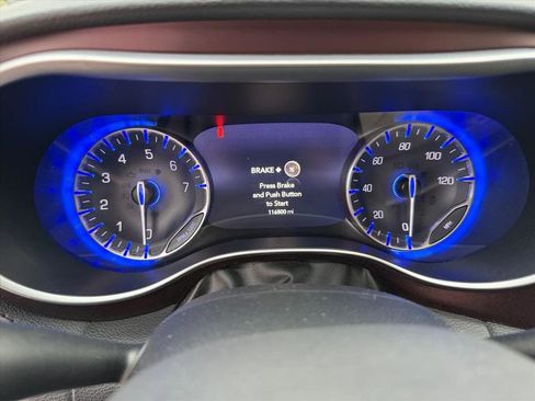 Used 2017 Chrysler Pacifica Limited w/ UConnect Theater Package image 15