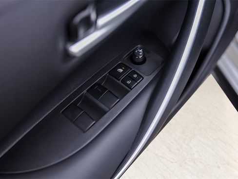 Used 2023 Toyota Corolla SE image 22