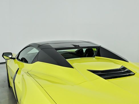 Used 2021 Chevrolet Corvette Stingray Premium Conv w/ Z51 Performance Package image 20