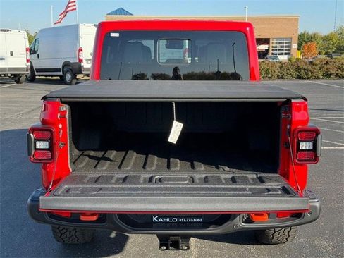 New 2025 Jeep Gladiator Mojave image 7