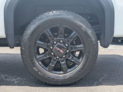 Used 2024 GMC Sierra 2500 AT4 w/ AT4 Premium Plus Package AWD/4WD image 12