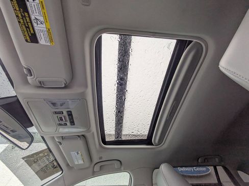 Used 2023 Toyota RAV4 XLE Premium image 19