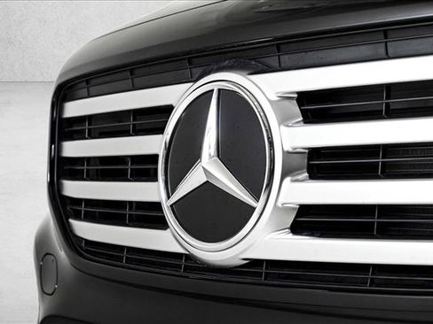 New 2026 Mercedes-Benz GLB 250 4MATIC image 3