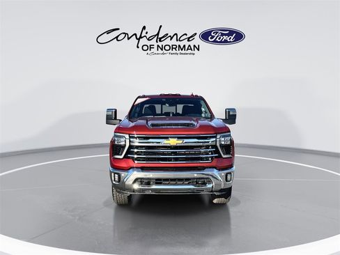 Used 2024 Chevrolet Silverado 3500 LTZ w/ LTZ Premium Package image 2