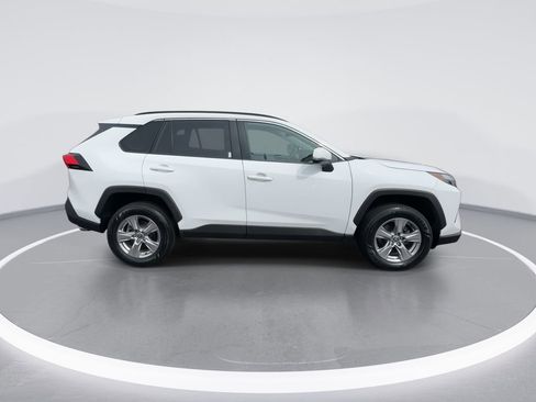 Used 2022 Toyota RAV4 XLE image 9