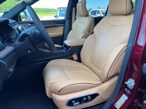 Used 2025 Jeep Grand Cherokee L Summit w/ Obsidian Package AWD/4WD image 18