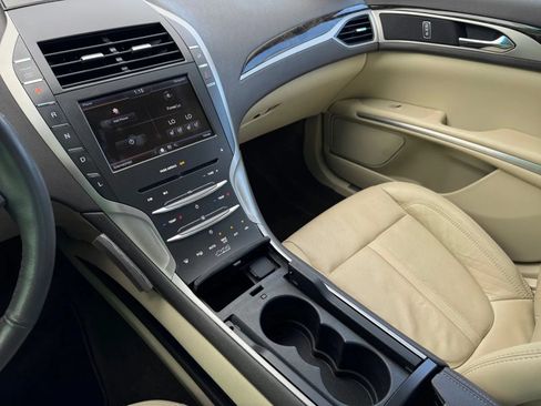 Used 2013 Lincoln MKZ Hybrid FWD image 31