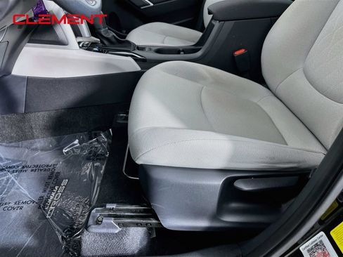 Used 2024 Toyota Corolla Cross L FWD image 26