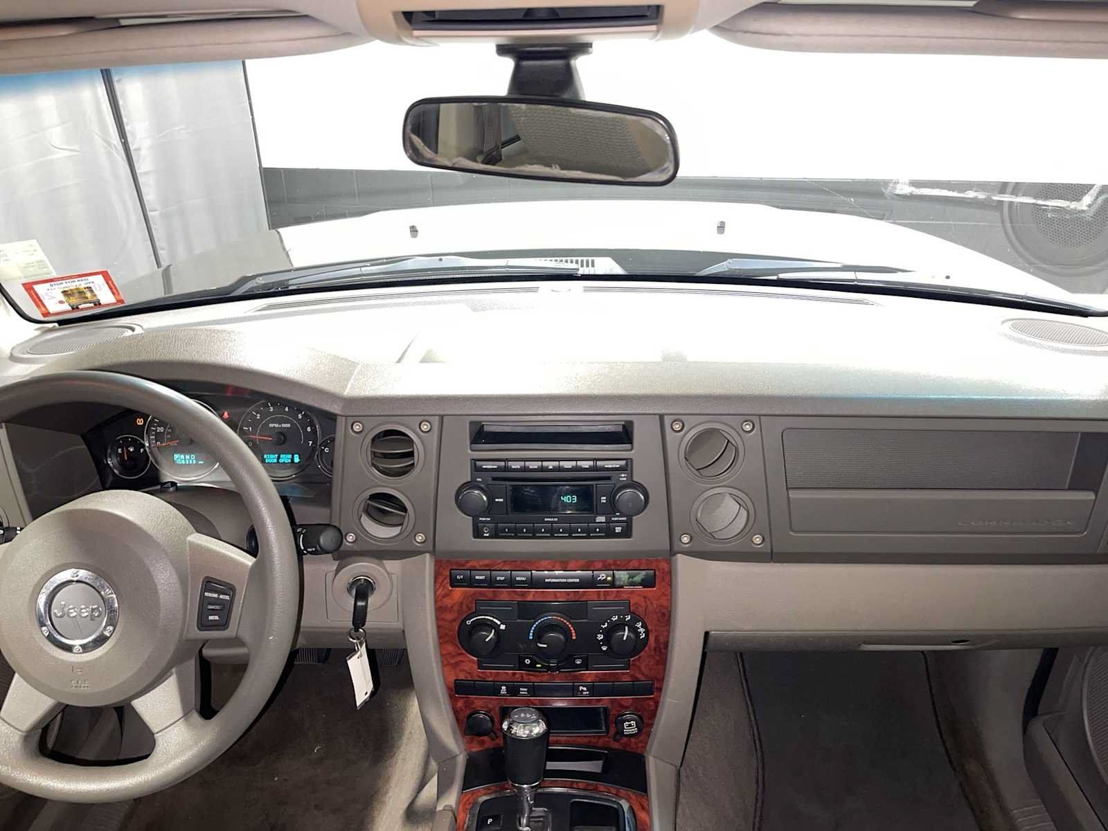 Used 2006 Jeep Commander 4WD image 10