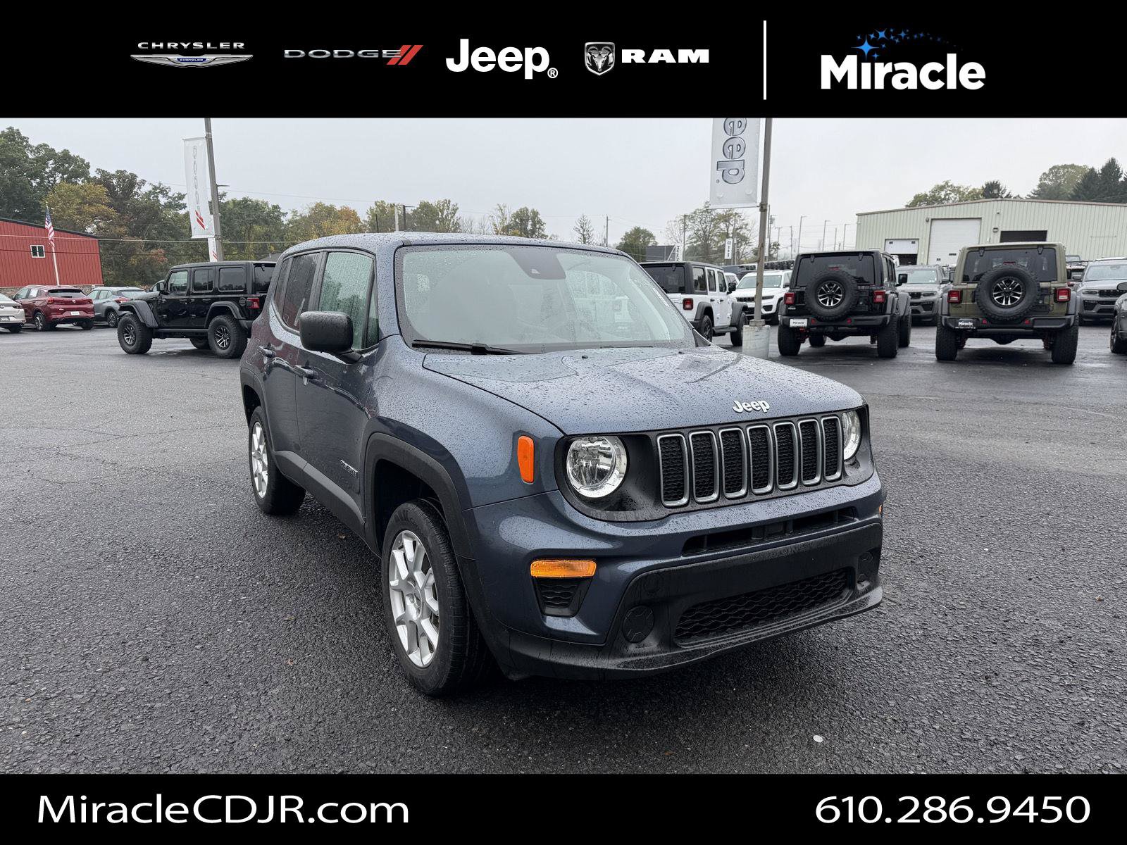 Used 2023 Jeep Renegade Latitude AWD/4WD image 1