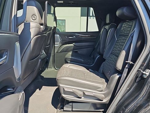 Certified 2023 Cadillac Escalade Sport Platinum AWD/4WD image 16